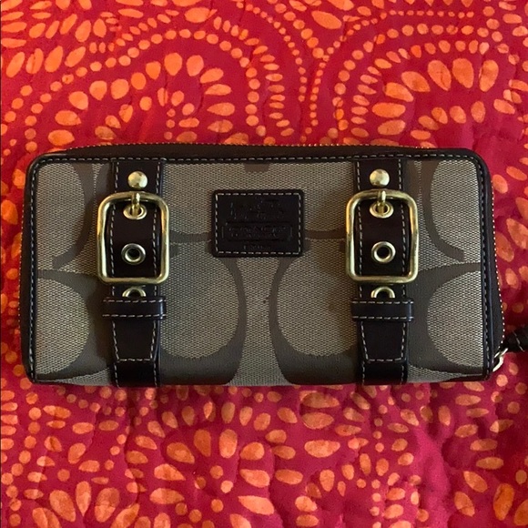 Coach Wallet - Picture 1 of 3